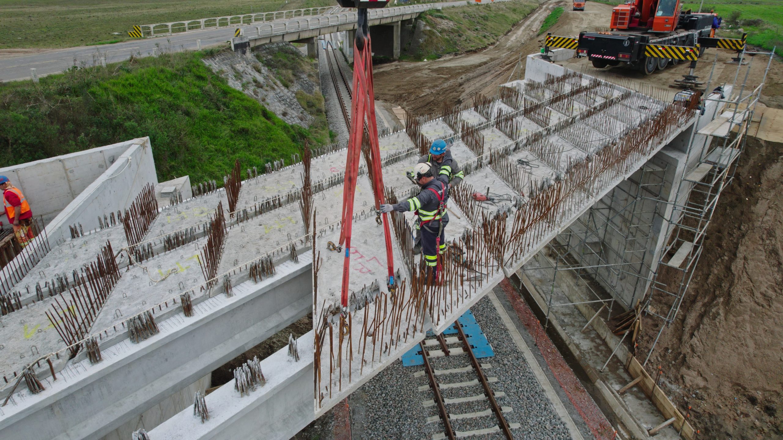 Montaje de puente en La Cruz