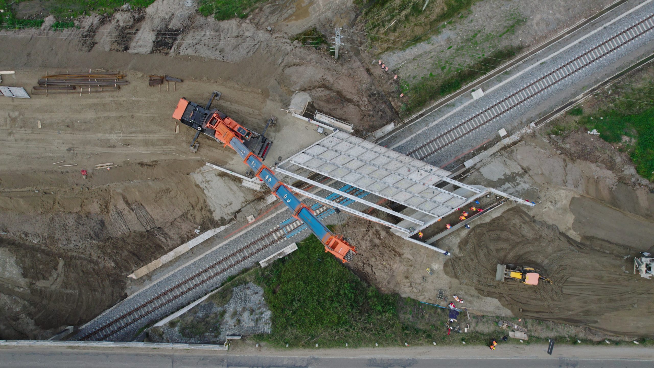Montaje de puente en La Cruz