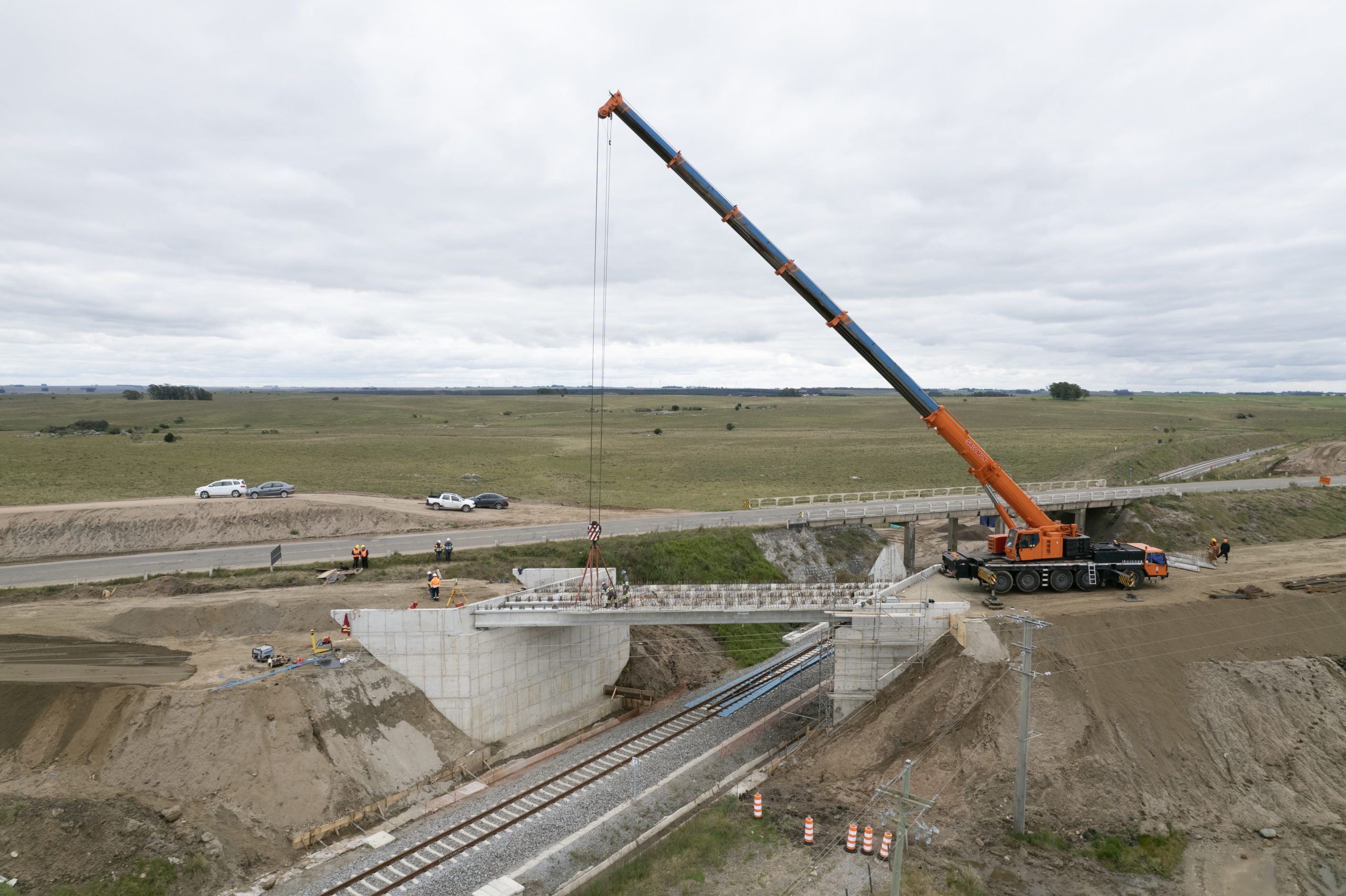 Montaje de puente en La Cruz
